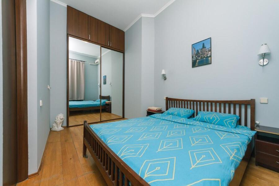Apartments In Center Metro Olimpiyskay Velyka Vaselkivska Street Kiev Exterior foto